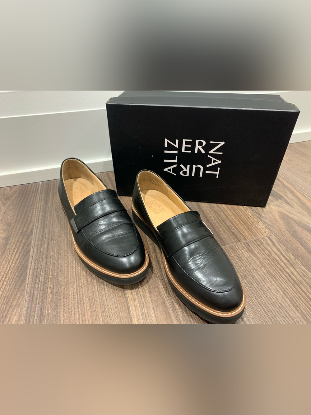 Naturalizer Woman’s Black Loafer